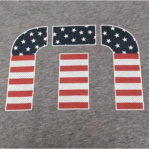 Travis Mathew Star Bright T-Shirt Mens M Heather Gray Pima Cotton Flag NEW NWT - Picture 2 of 11